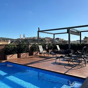 Chi 3*, Barcelona Spanyolország