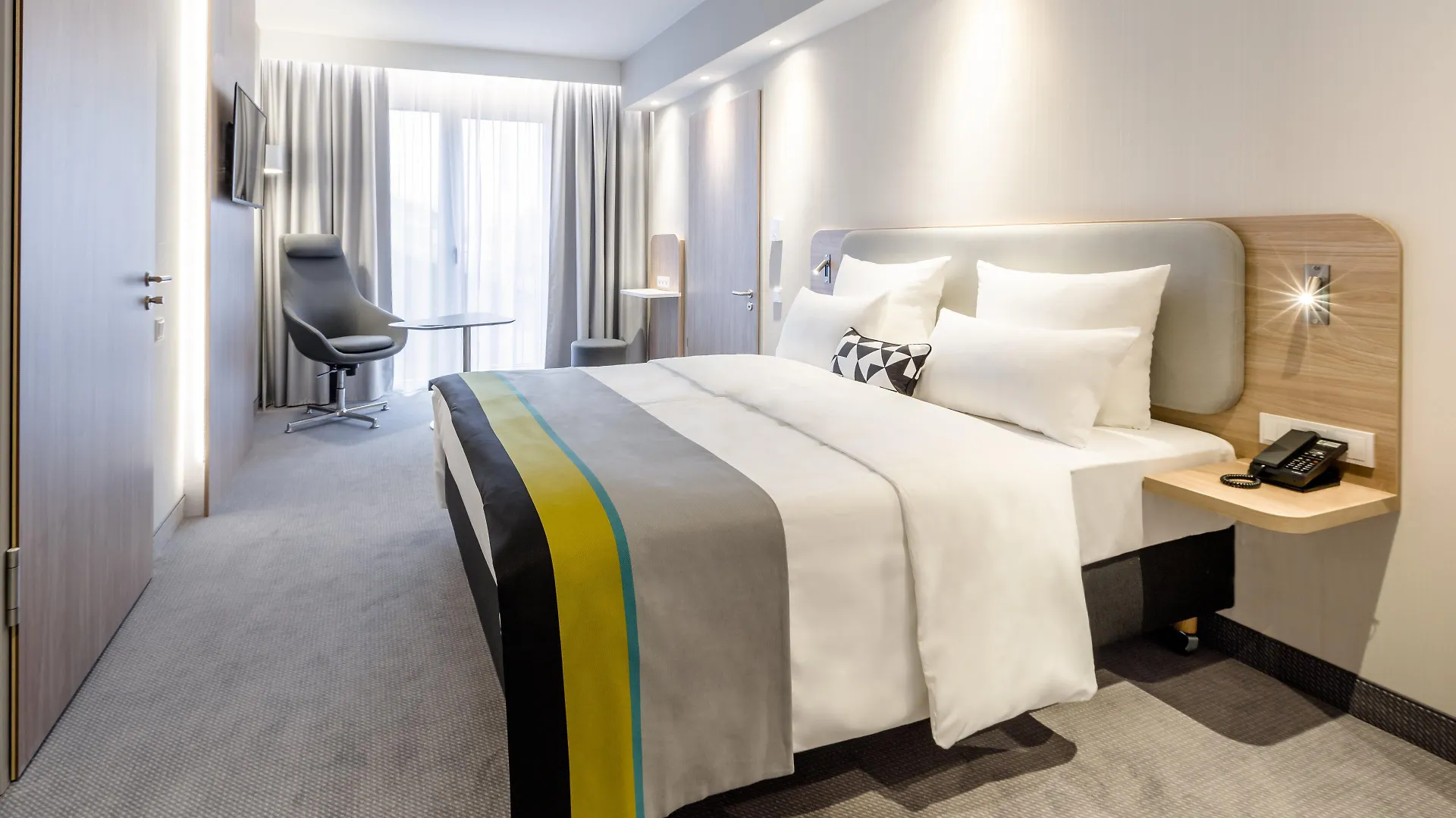 Holiday Inn Express Munich - City East By Ihg 3*,