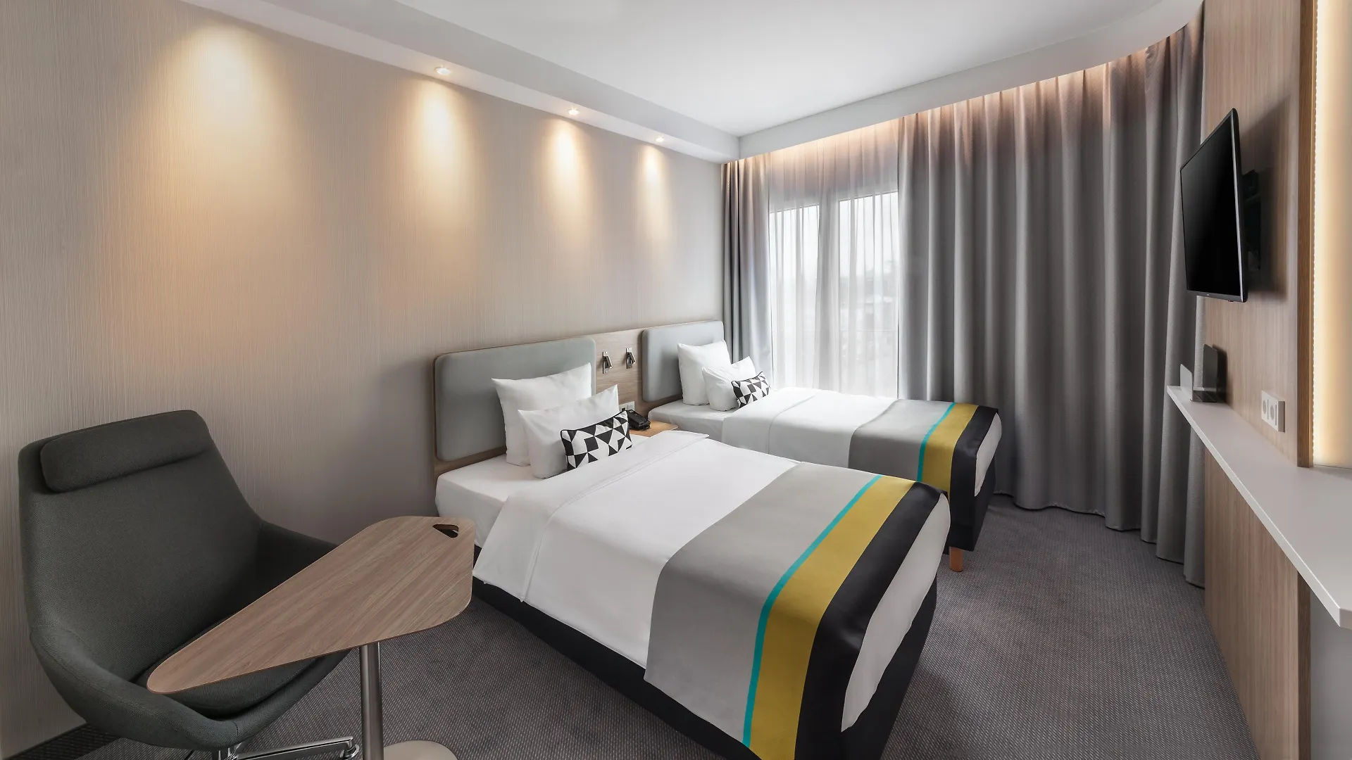 Holiday Inn Express Munich - City East By Ihg 3*,