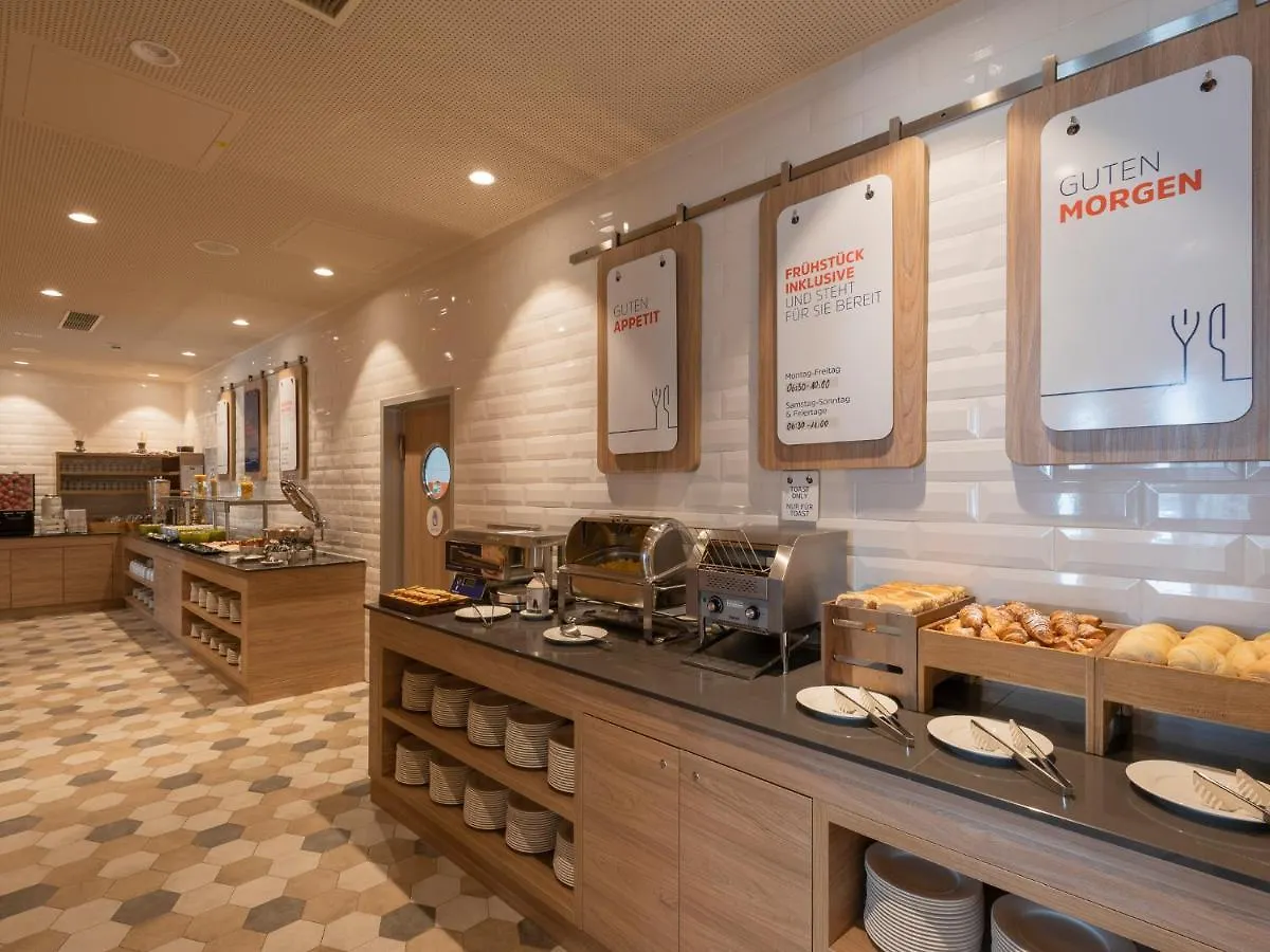 Holiday Inn Express Munich - City East By Ihg 3*,